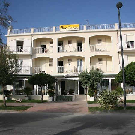 Hotel Toscana Marotta Exteriör bild