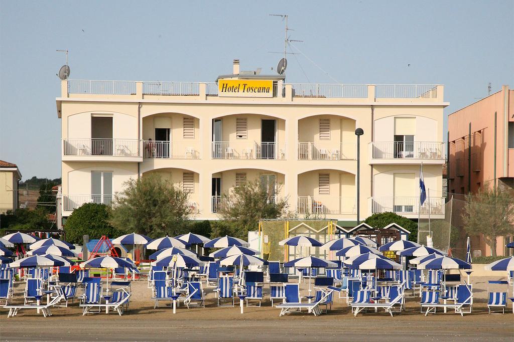 Hotel Toscana Marotta Exteriör bild